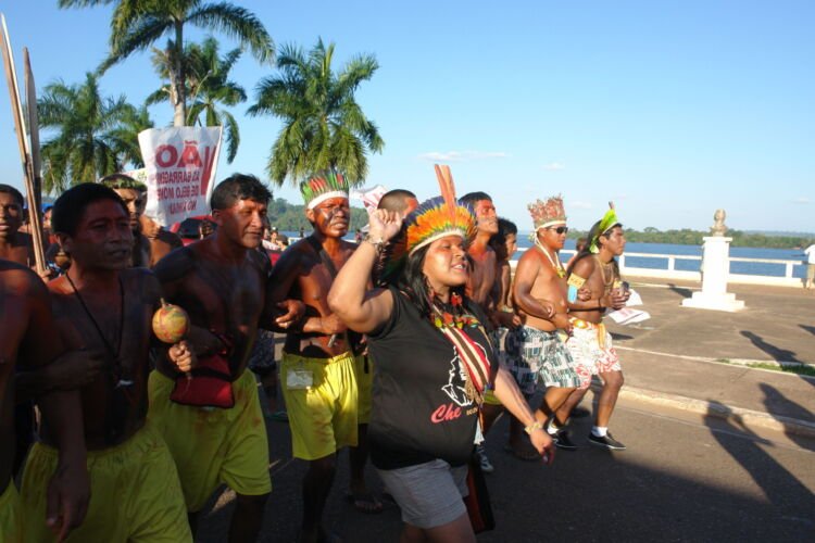 12 - 2010 - Com apoio do Xingu Vivo, no início de agosto os indígenas organizam o Acampamento Terra Livre regional em Altamira, para protestar contra a construção de Belo Monte (foto Verena Glass)