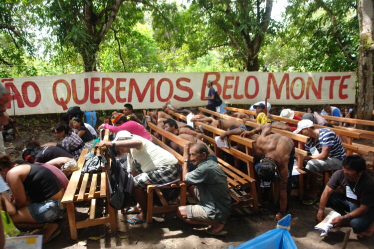 19 - 2012 - Em junho, às vésperas da Rio +20 o Xingu Vivo promove o encontro Xingu +23, que reune centenas de ativistas e indígenas para denunciar Belo Monte ao mundo (foto Verena Glass).12