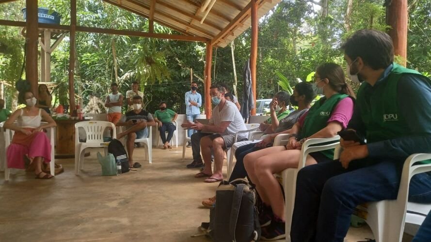 50 - 2022 - No dia seguinte, defensores públicos do Estado e da União explicam ao Xingu Vivo como as violações de direitos por Belo Sun podem ser enfrentados juridicamente (foto verena Glass)